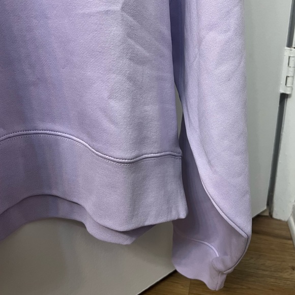 NWT Women’s Calvin Klein sweatshirt - Picture 2 of 8